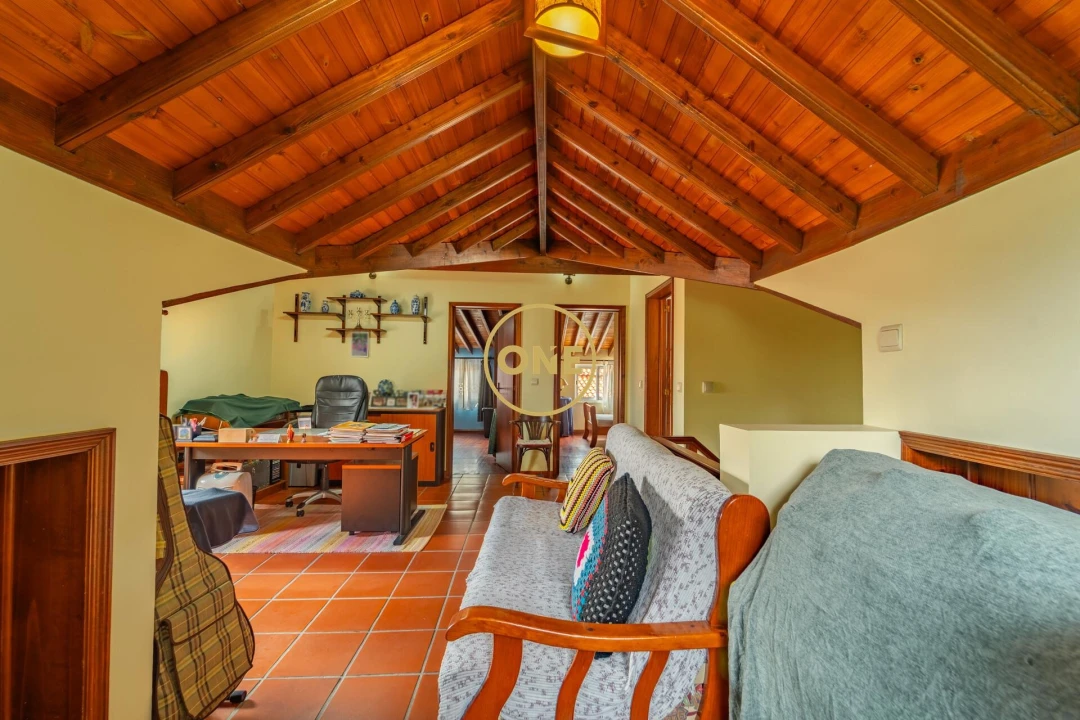 Moradia T4 para Venda em Povoação Foto 17