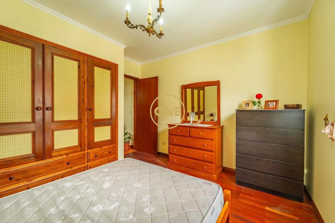 Moradia T4 para Venda em Povoação Foto 14