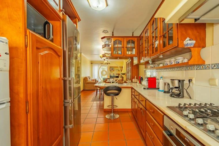 Moradia T4 para Venda em Povoação Foto 10