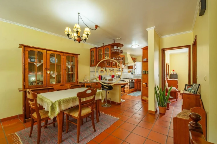 Moradia T4 para Venda em Povoação Foto 7