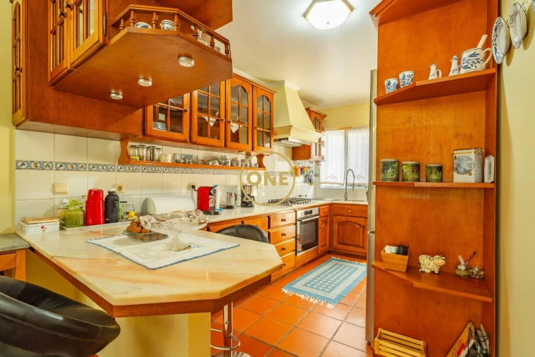 Moradia T4 para Venda em Povoação Foto 9