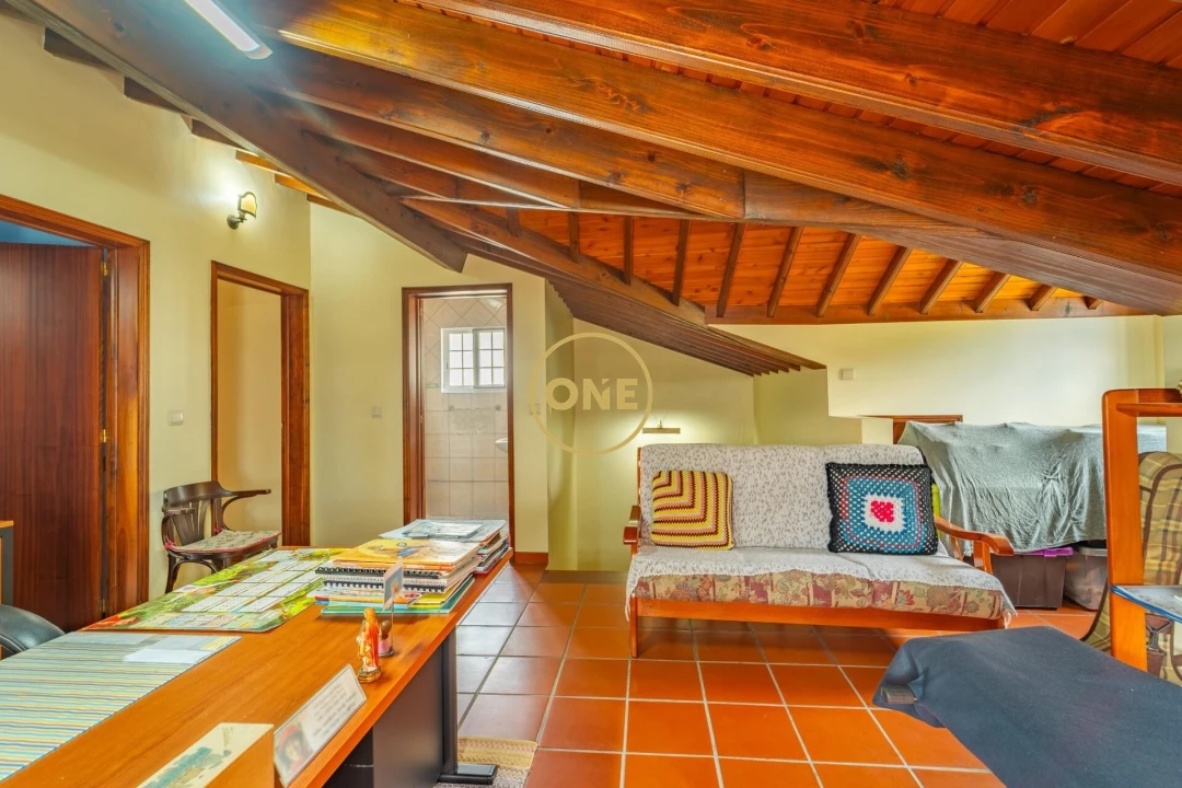 Moradia T4 para Venda em Povoação Foto 18