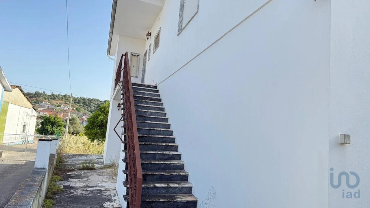 Moradia T3 para Venda em Abrã Foto 2