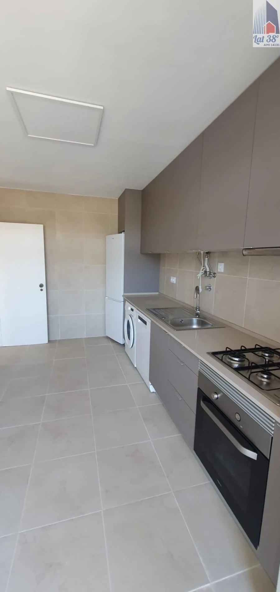 Apartamento T2 para Arrendamento em Santo António dos Cavaleiros e Frielas Foto 5