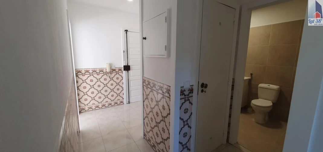 Apartamento T2 para Arrendamento em Santo António dos Cavaleiros e Frielas Foto 19