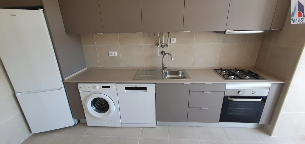 Apartamento T2 para Arrendamento em Santo António dos Cavaleiros e Frielas Foto 4