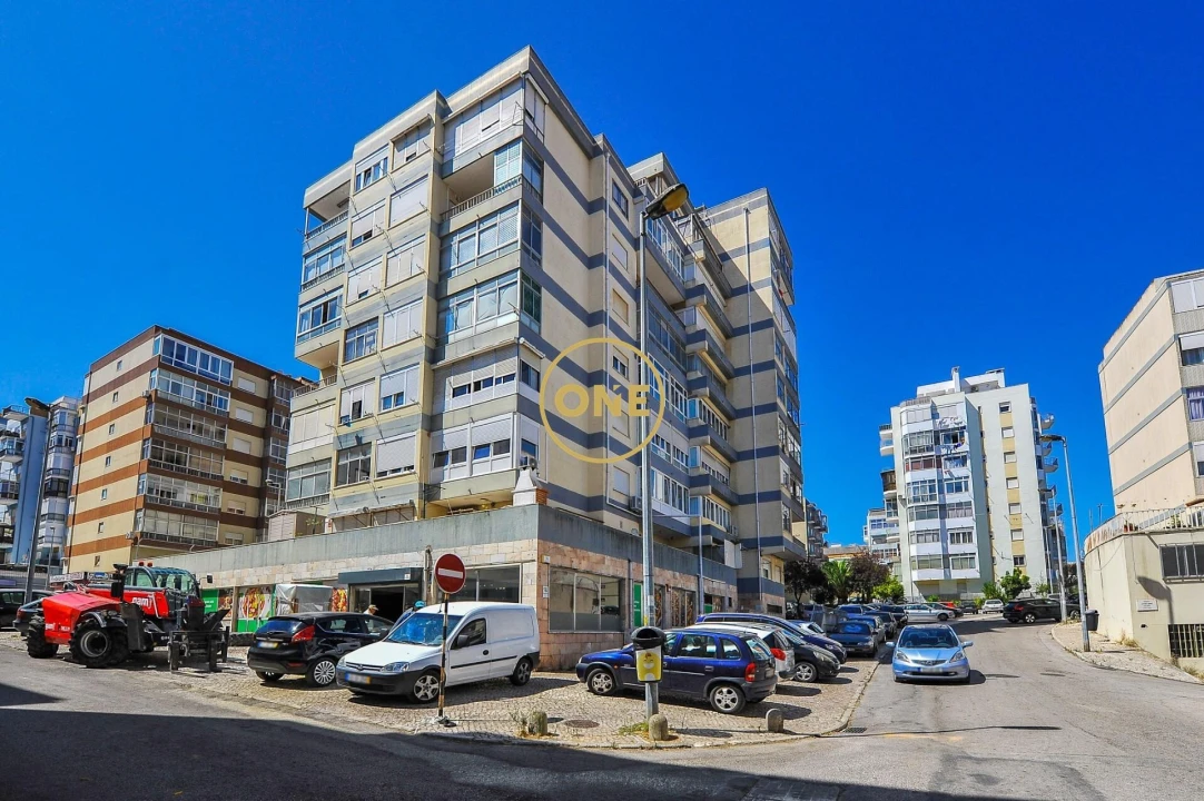 Apartamento T3 para Venda em Almada, Cova da Piedade, Pragal e Cacilhas Foto 5
