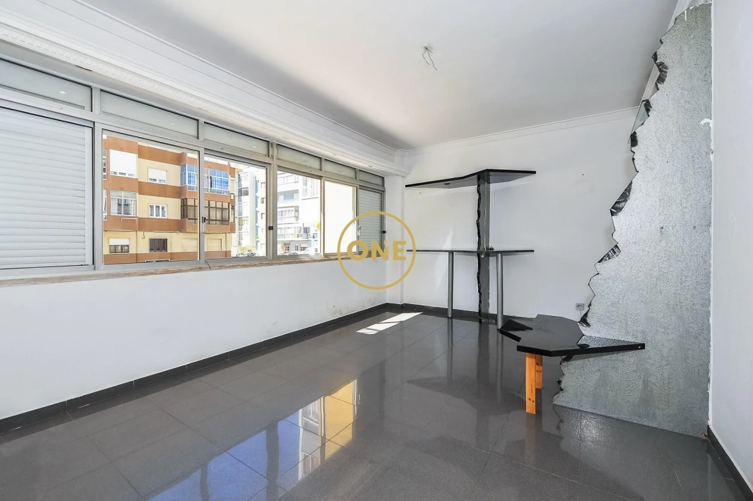 Apartamento T3 para Venda em Almada, Cova da Piedade, Pragal e Cacilhas Foto 7