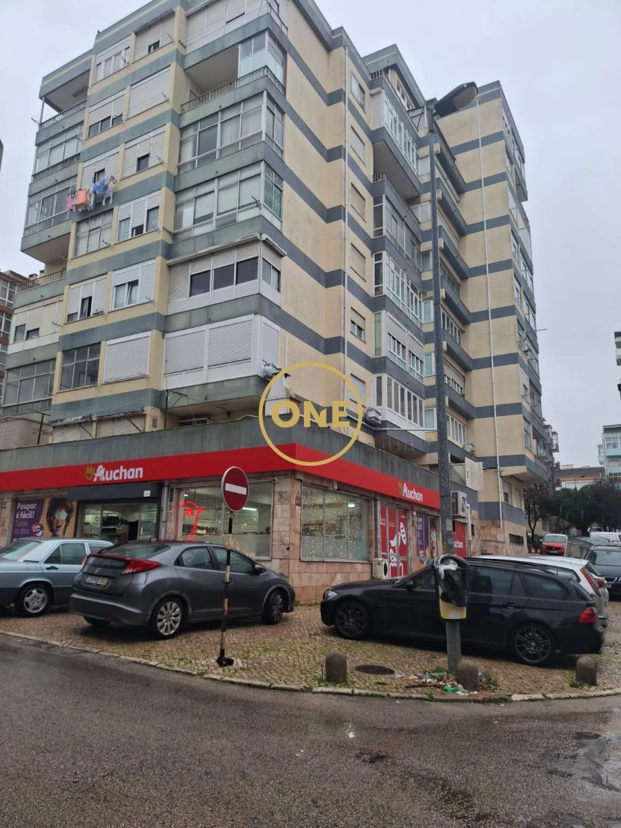 Apartamento T3 para Venda em Almada, Cova da Piedade, Pragal e Cacilhas Foto 33