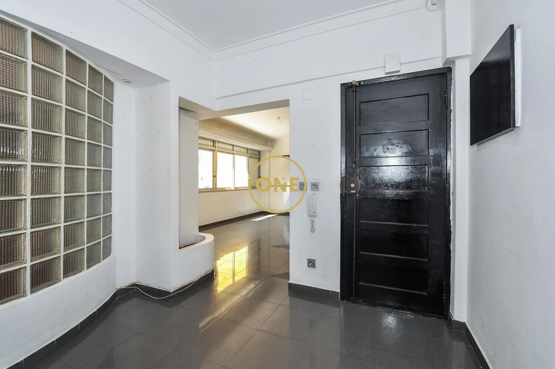 Apartamento T3 para Venda em Almada, Cova da Piedade, Pragal e Cacilhas Foto 1