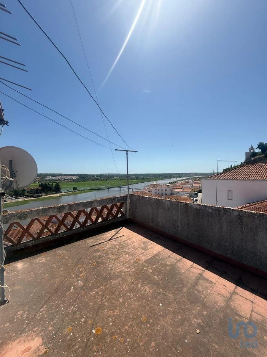 Moradia T3 para Venda em Santa Maria do Castelo e Santiago e Santa Susana Foto 10