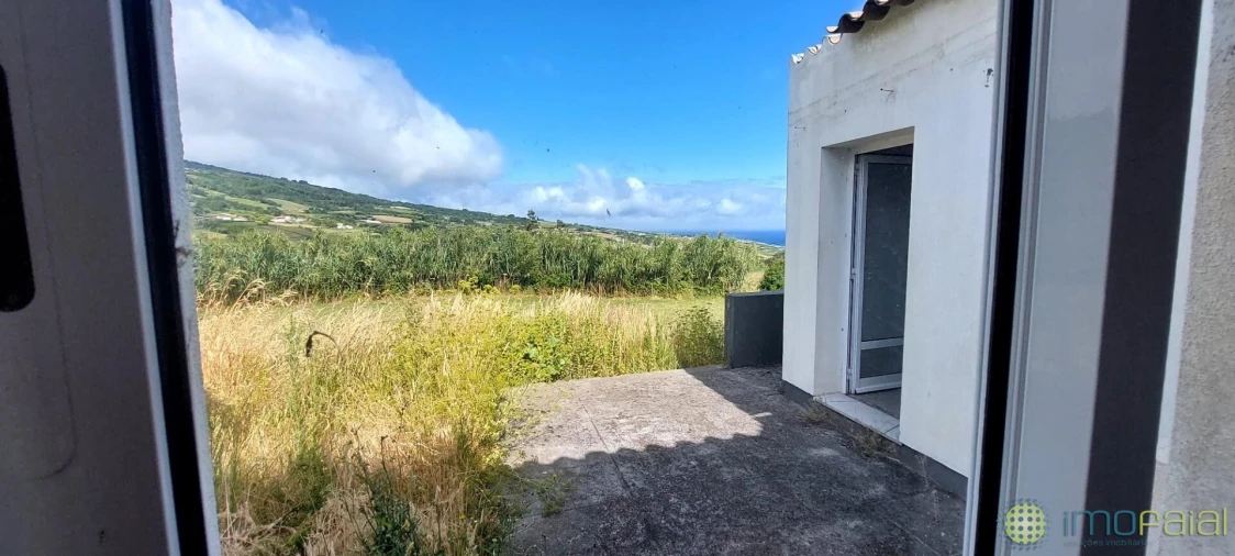 Moradia T2 para Venda em Ribeirinha Foto 12