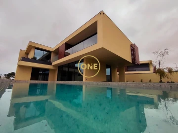 Moradia T5 para Venda em Cascais e Estoril