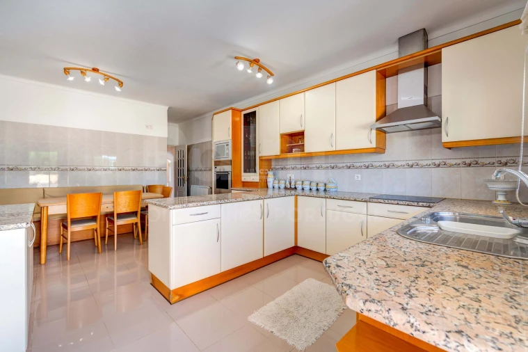 Moradia T5 para Venda em Ferragudo Foto 30