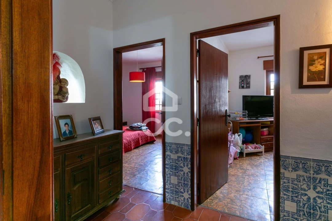 Moradia T5 para Venda em Mourão Foto 14