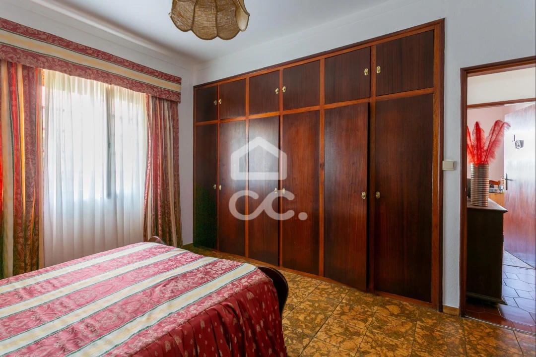 Moradia T5 para Venda em Mourão Foto 20