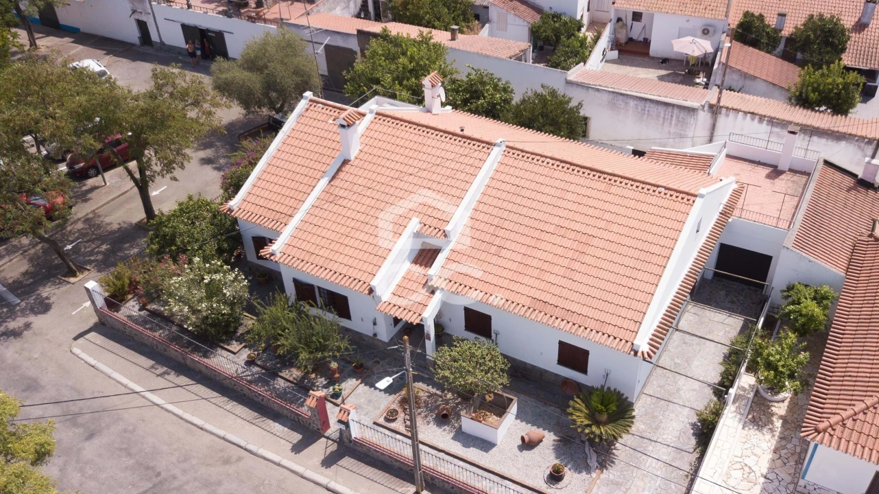 Moradia T5 para Venda em Mourão Foto 33