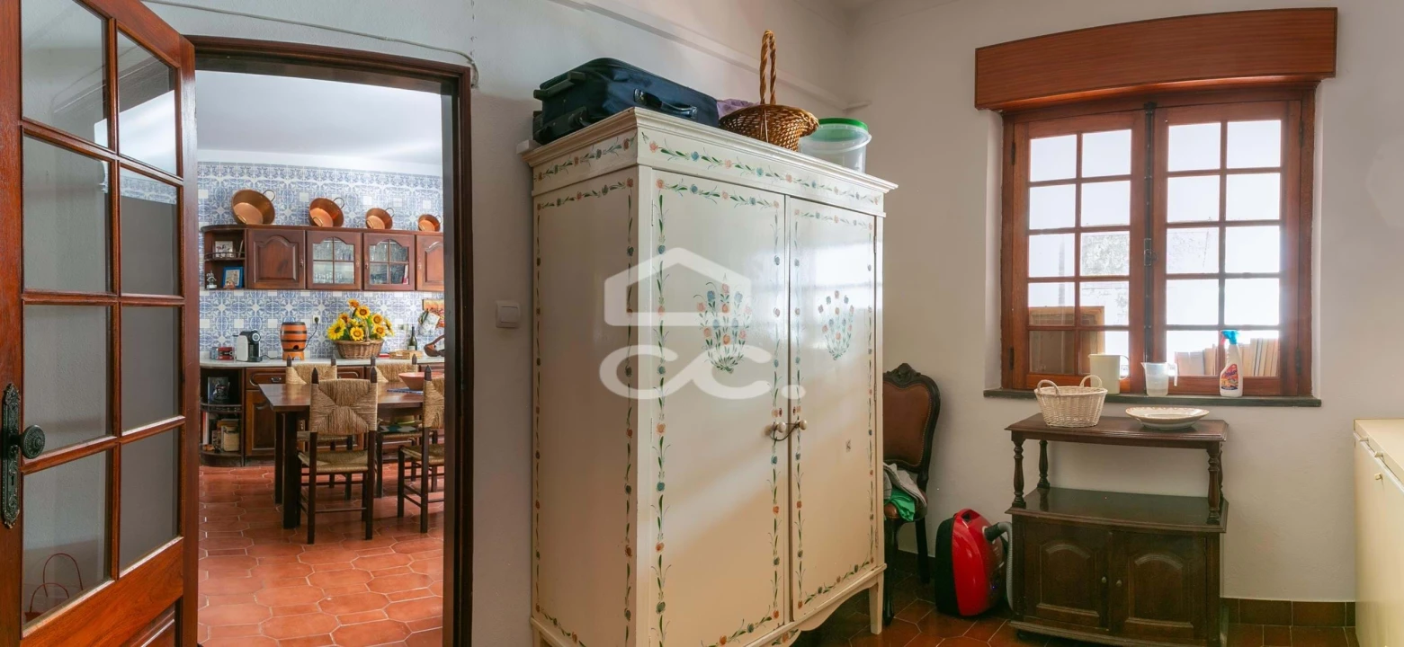 Moradia T5 para Venda em Mourão Foto 8