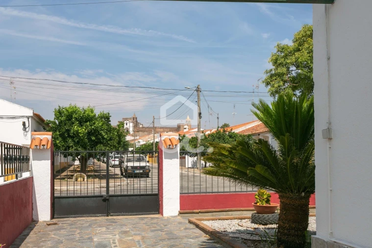 Moradia T5 para Venda em Mourão Foto 30