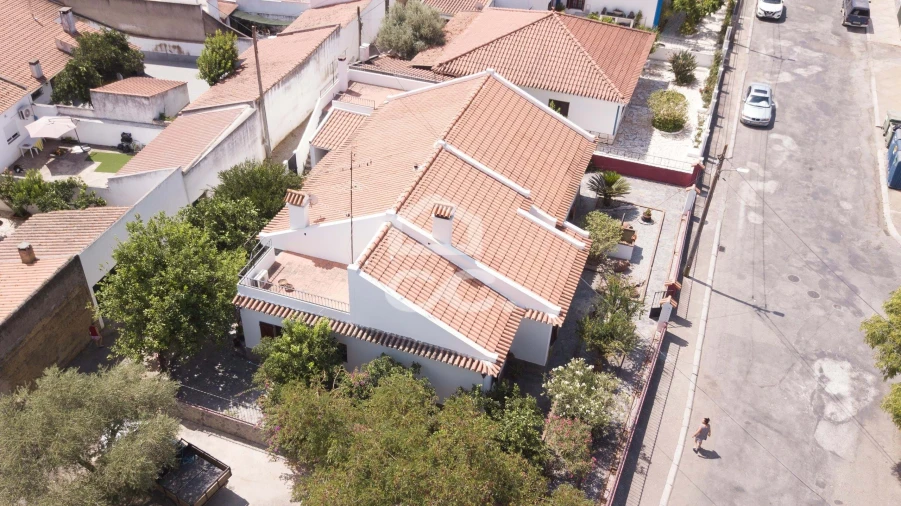 Moradia T5 para Venda em Mourão Foto 36