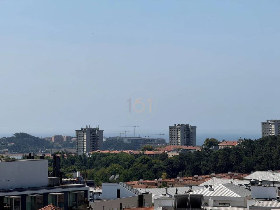 Moradia T4 para Venda em Lordelo do Ouro e Massarelos Foto 1
