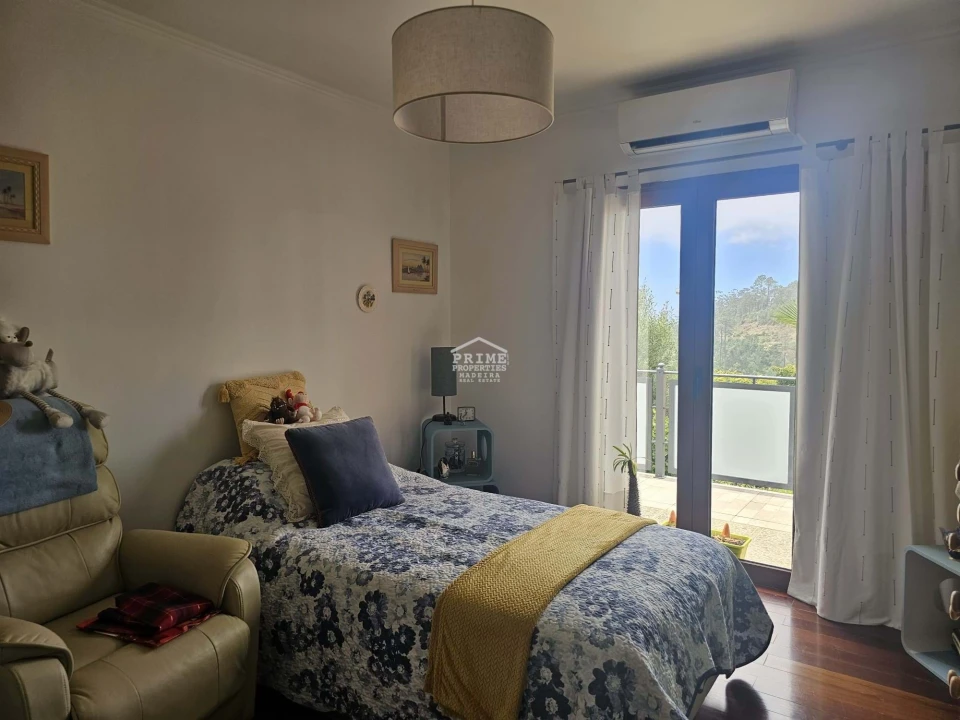 Moradia T3 para Venda em Prazeres Foto 12