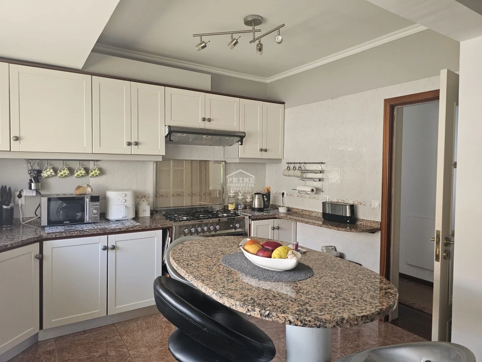 Moradia T3 para Venda em Prazeres Foto 7