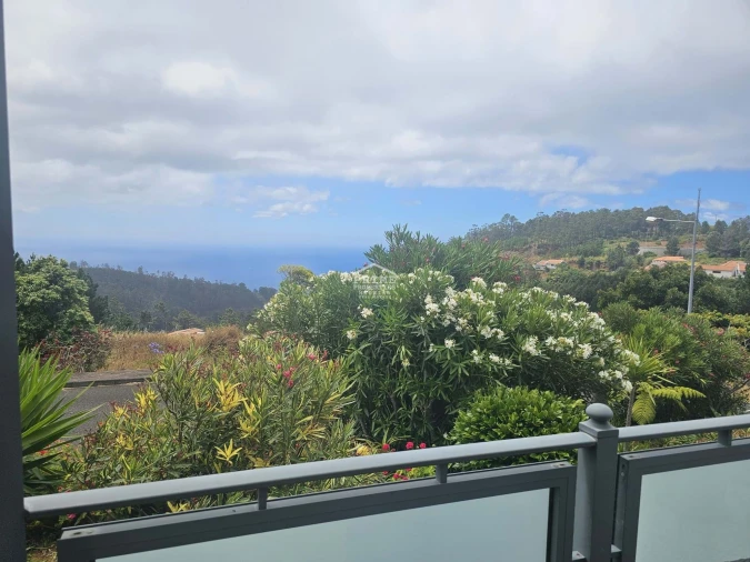 Moradia T3 para Venda em Prazeres Foto 2