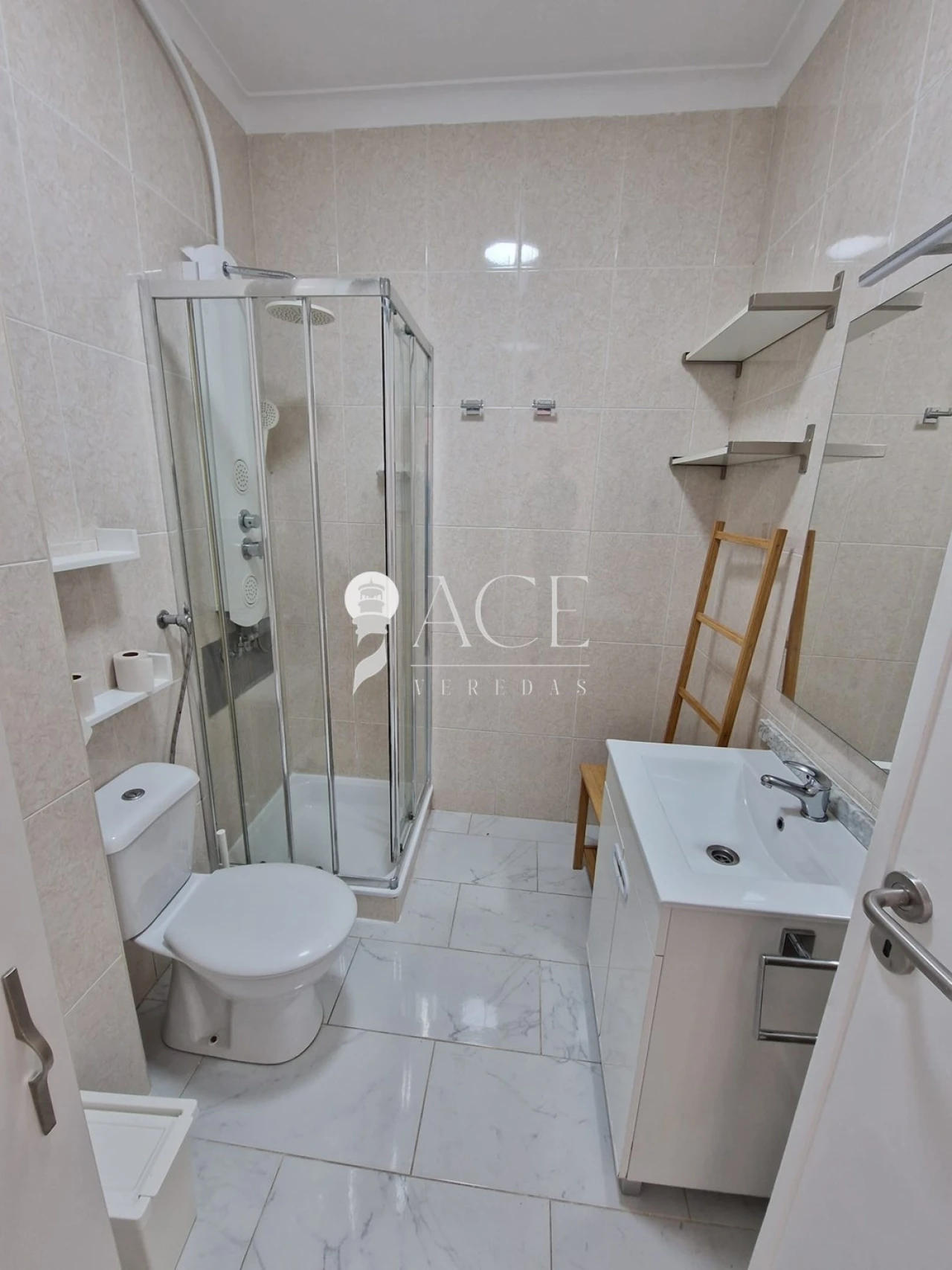 Apartamento T2 para Venda em Pontinha e Famões Foto 14