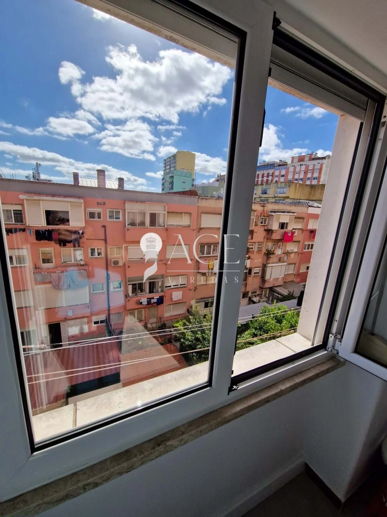 Apartamento T2 para Venda em Pontinha e Famões Foto 9