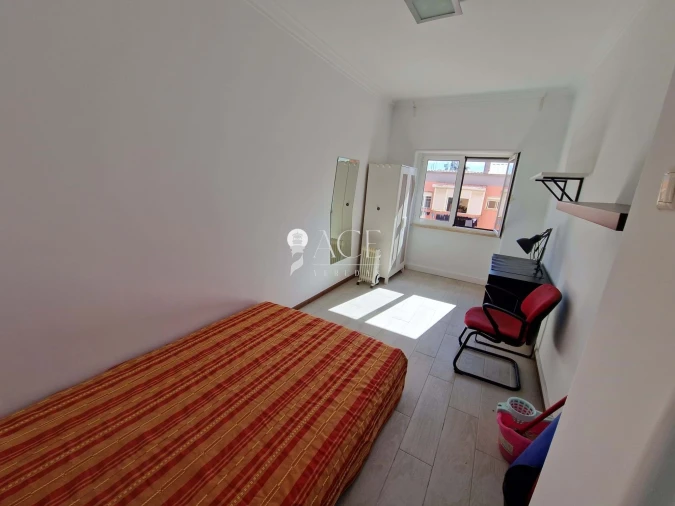 Apartamento T2 para Venda em Pontinha e Famões Foto 15
