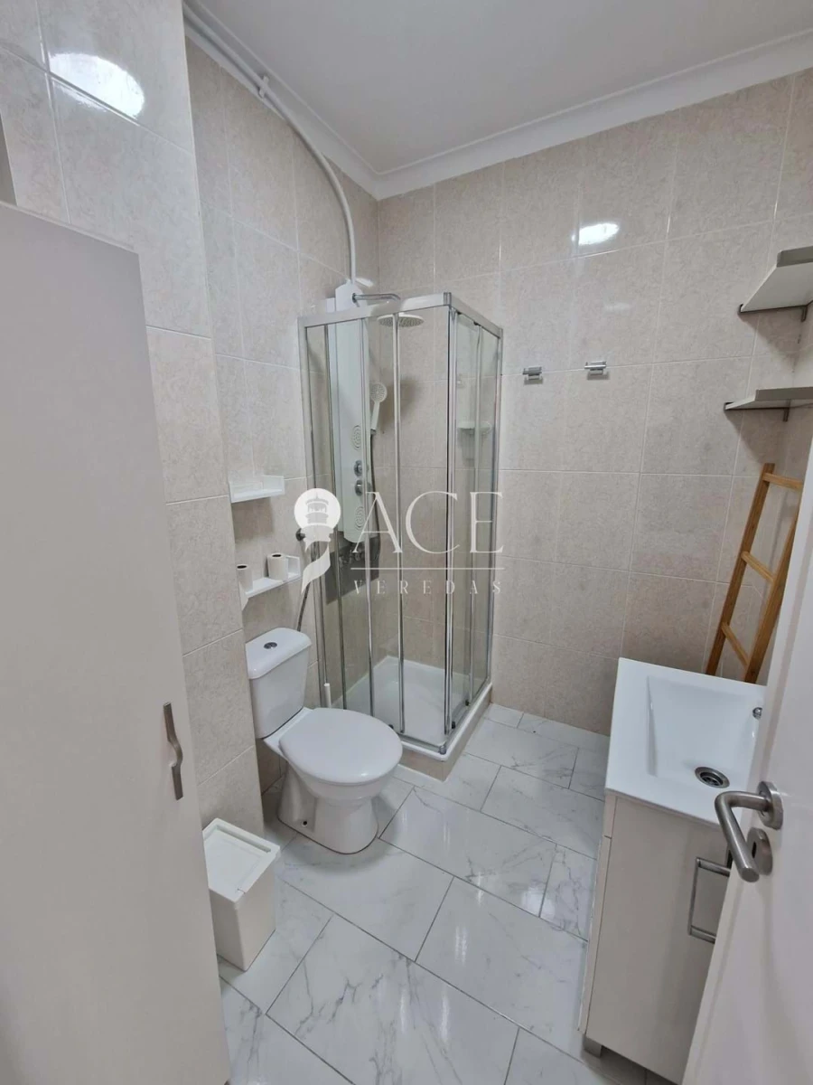 Apartamento T2 para Venda em Pontinha e Famões Foto 13