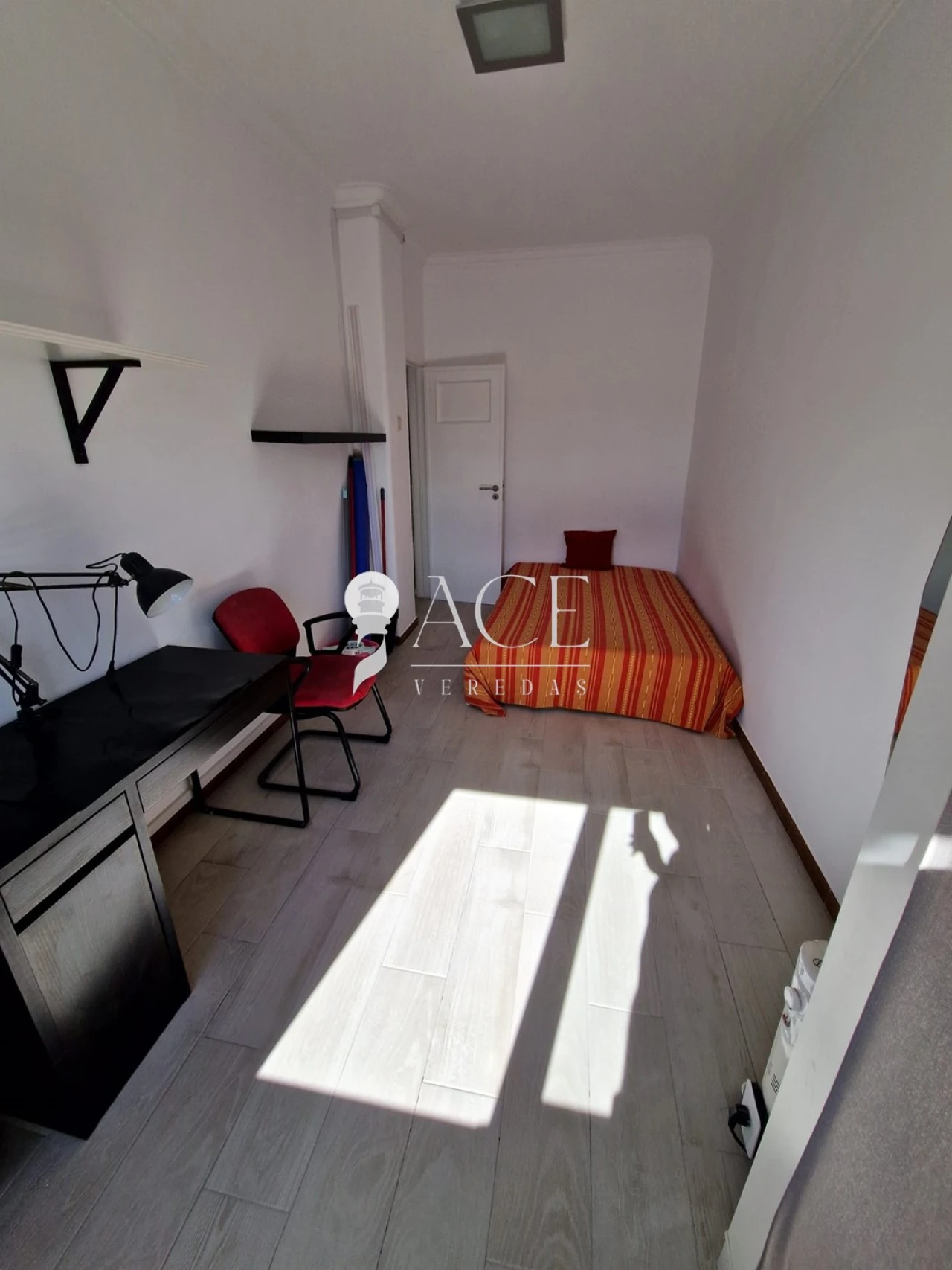 Apartamento T2 para Venda em Pontinha e Famões Foto 10