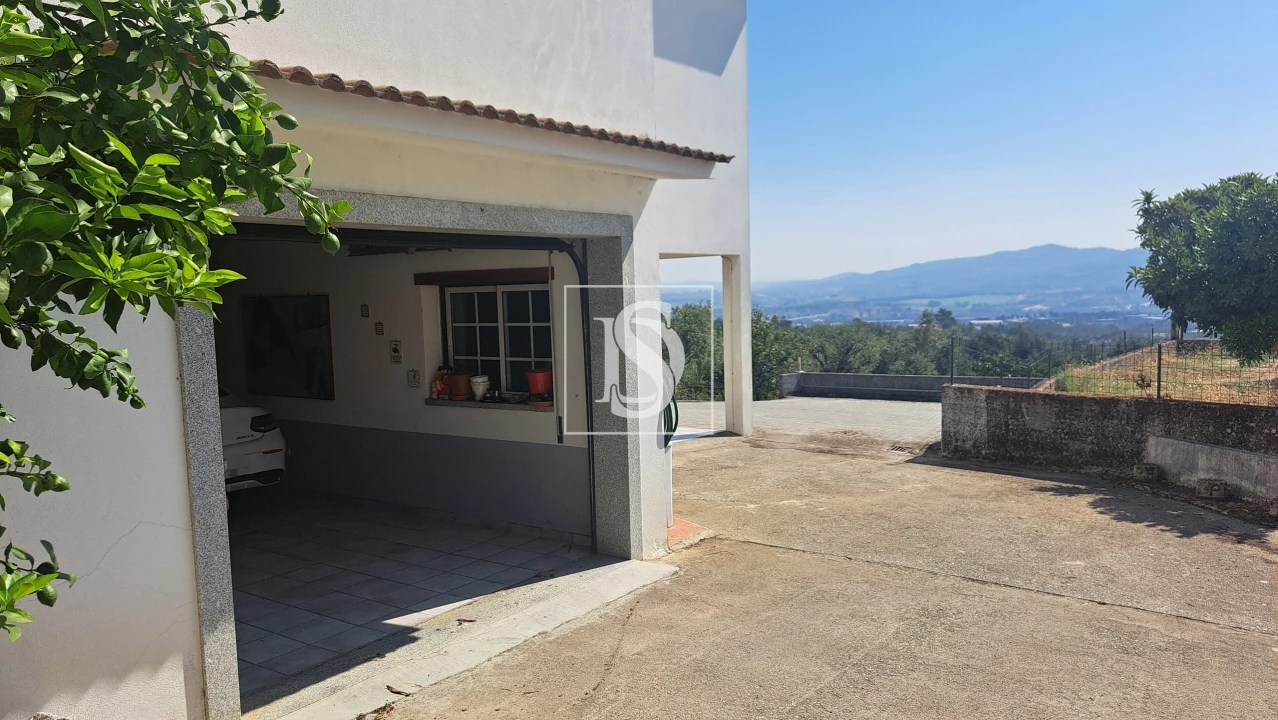 Moradia T5 para Venda em Tortosendo Foto 36