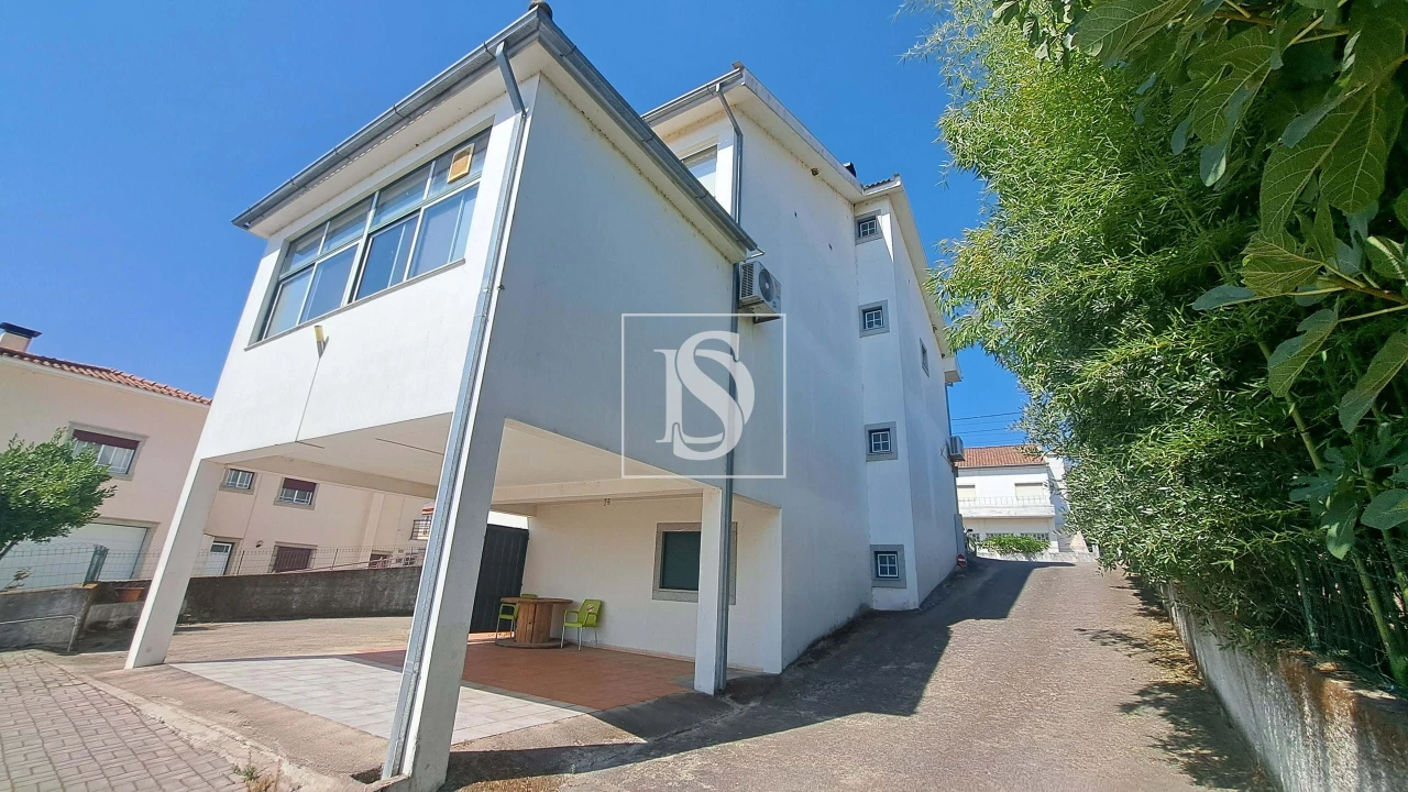 Moradia T5 para Venda em Tortosendo Foto 6