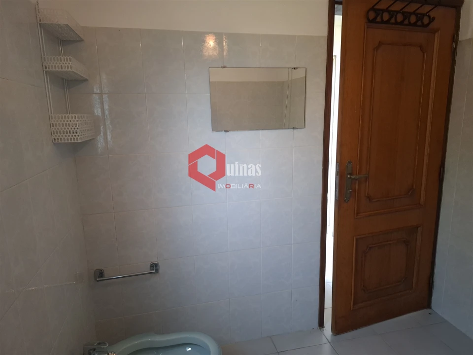 Moradia T1 para Venda em Baraçal Foto 26