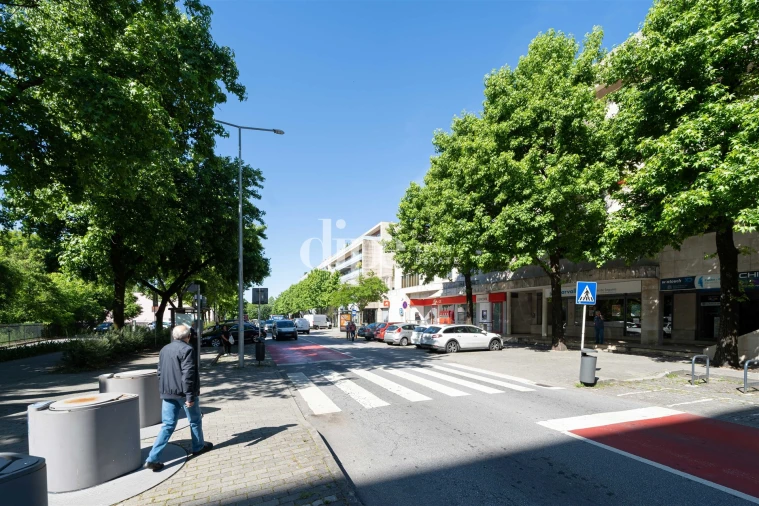 Apartamento T2 para Arrendamento em Azurem Foto 2