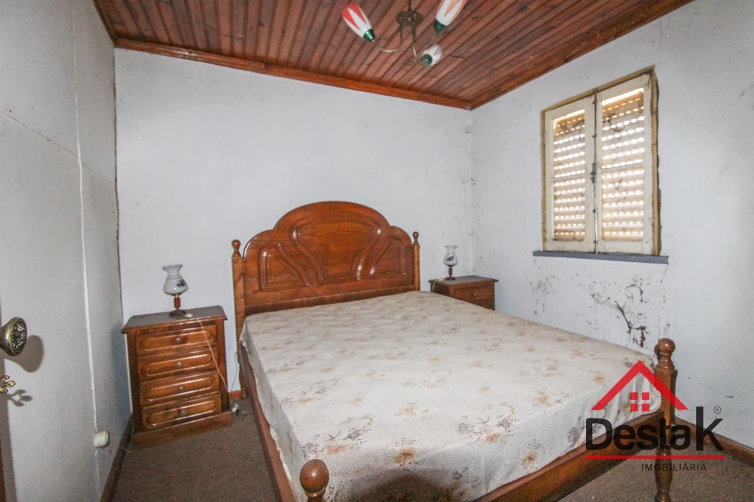 Moradia T4 para Venda em Sul Foto 9