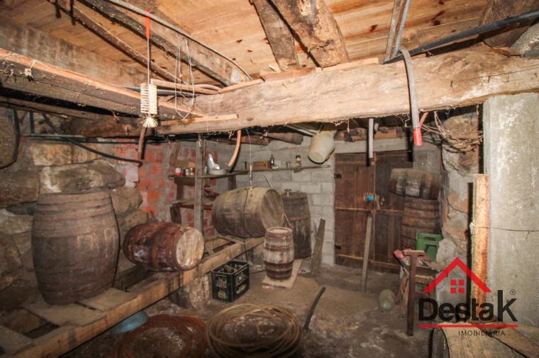 Moradia T4 para Venda em Sul Foto 17