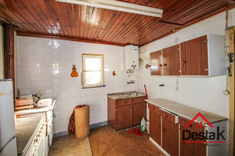 Moradia T4 para Venda em Sul Foto 6