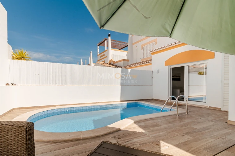 Moradia T4 para Arrendamento em Lagos (São Sebastião e Santa Maria) Foto 2