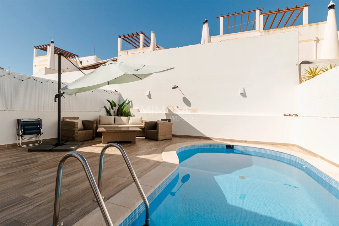 Moradia T4 para Arrendamento em Lagos (São Sebastião e Santa Maria) Foto 3