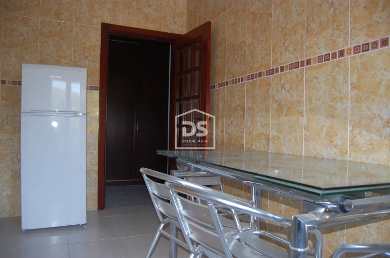 Apartamento T2 para Venda em Soure Foto 2