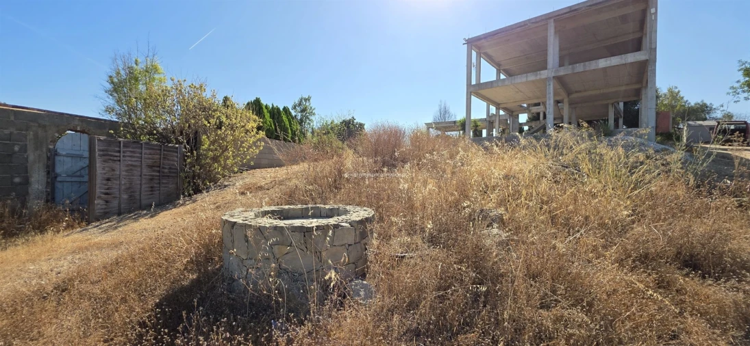Quinta T0 para Venda em Quelfes Foto 2