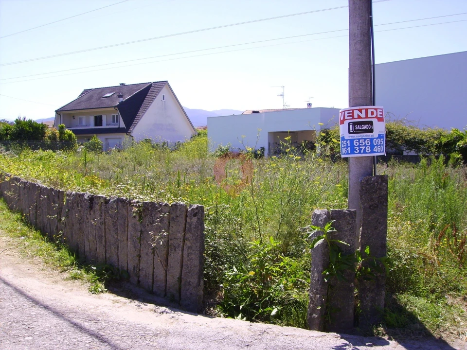 Terreno para Venda em Mazedo e Cortes Foto 2