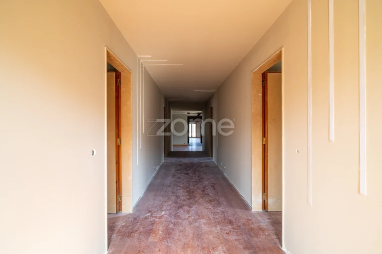 Moradia T7 para Venda em Bougado (São Martinho e Santiago) Foto 10