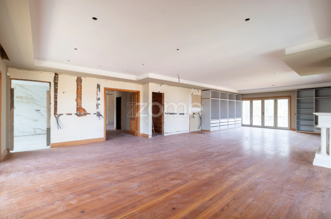 Moradia T7 para Venda em Bougado (São Martinho e Santiago) Foto 1