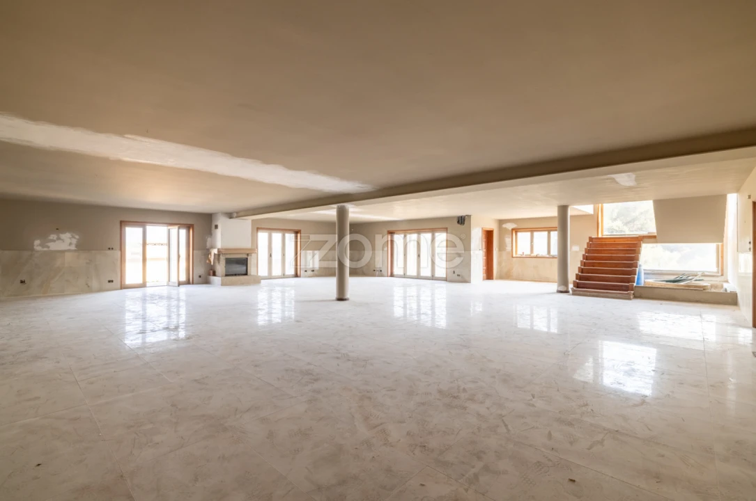 Moradia T7 para Venda em Bougado (São Martinho e Santiago) Foto 6