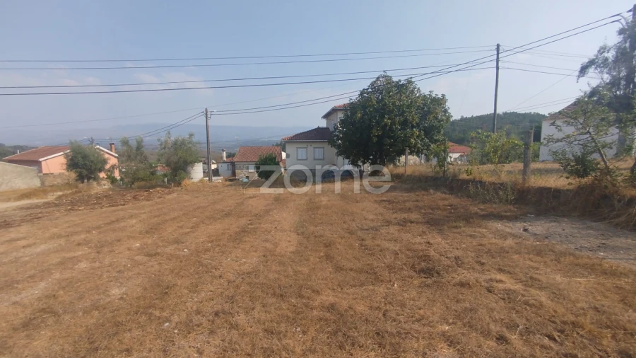 Terreno para Venda em Santiago de Cassurrães e Póvoa de Cervães