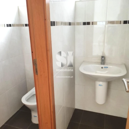 Negócio para Venda em São Mamede de Infesta e Senhora da Hora Foto 24